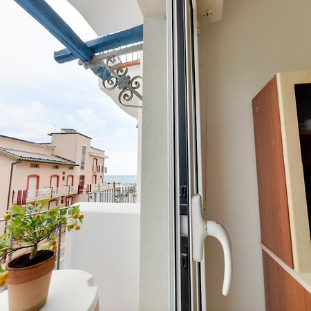 Residence Mediterraneo Rimini Exterior photo