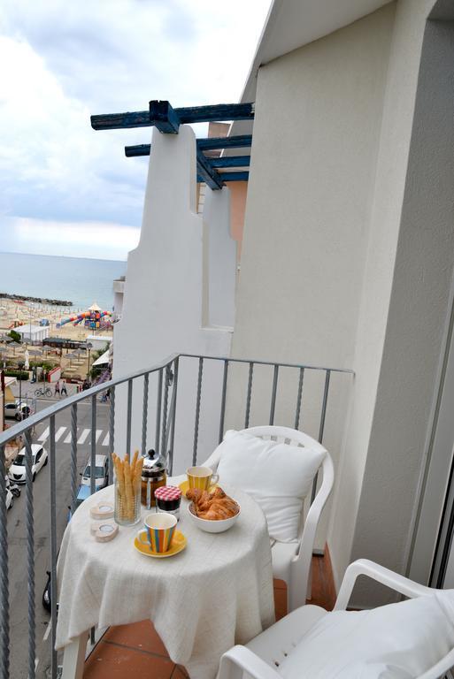 Residence Mediterraneo Rimini Exterior photo
