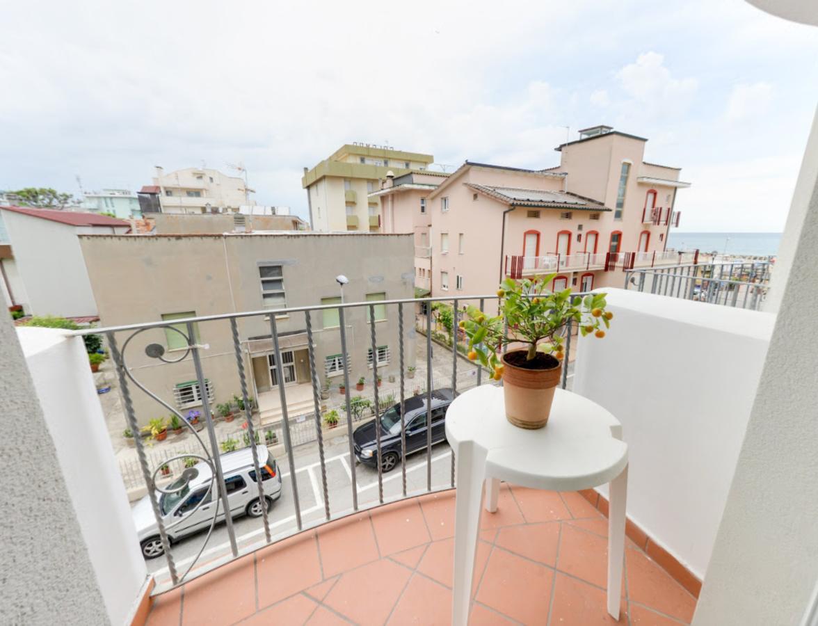 Residence Mediterraneo Rimini Exterior photo